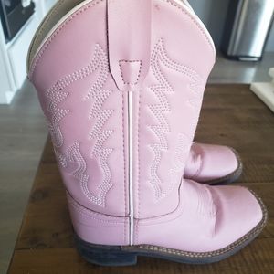 Pink cowboy/cowgirl boots